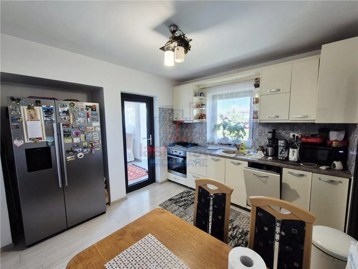 Maison Individuelle à Vendre à Aroneanu - foto 10
