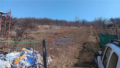 Barnova Cercu – Terrain de 910 m² avec Services et Vues Panoramiques - Barnova