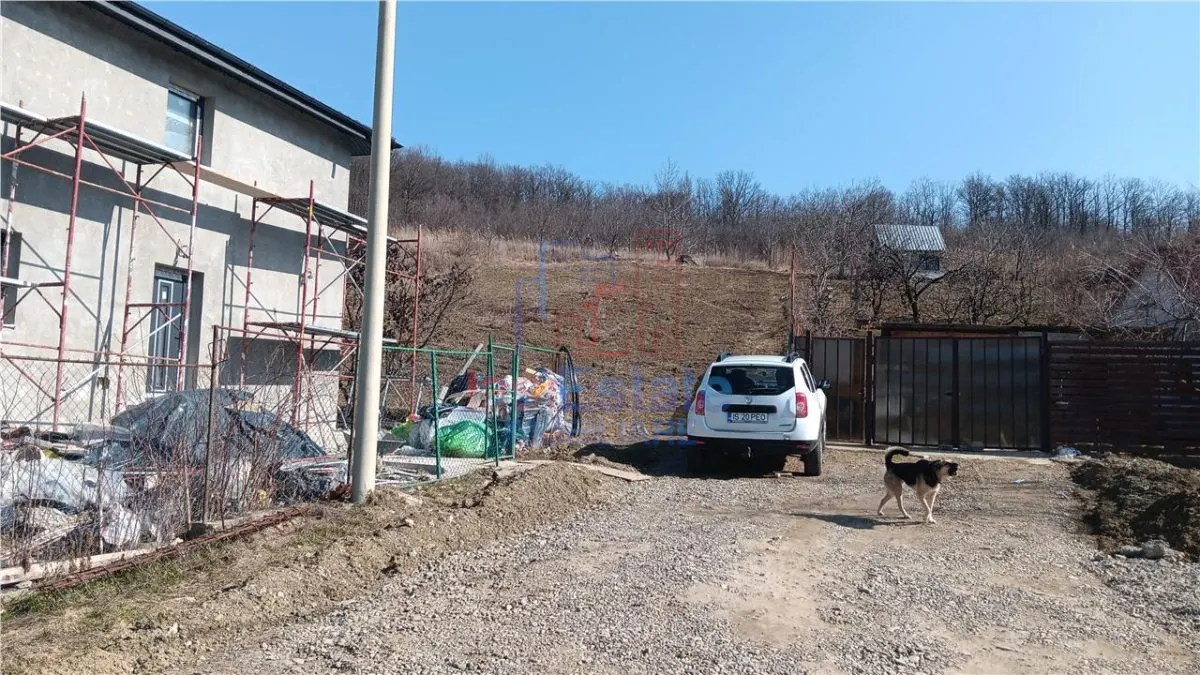 Barnova Cercu – Terrain de 910 m² avec Services et Vues Panoramiques - foto 3