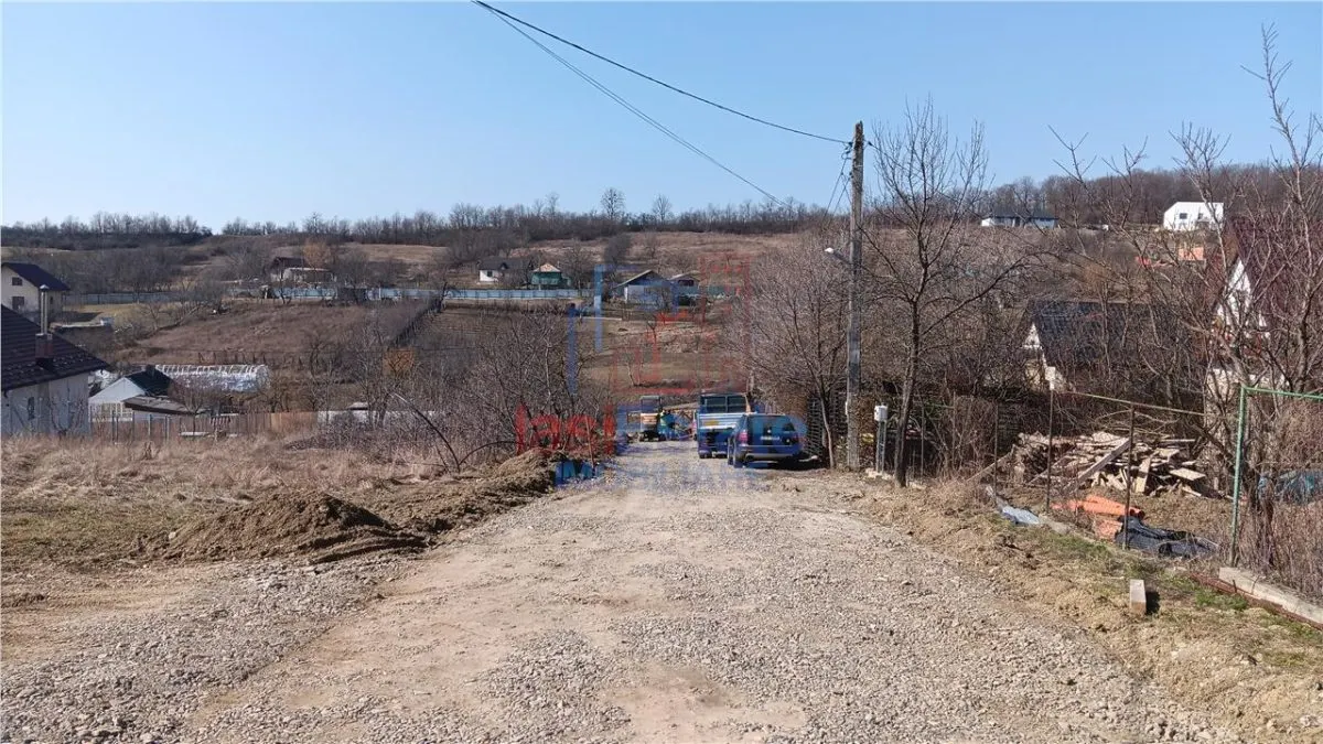 Barnova Cercu – Terrain de 910 m² avec Services et Vues Panoramiques - foto 5