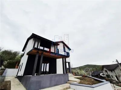 House for Sale with Outstanding Views in Tomești - foto 15