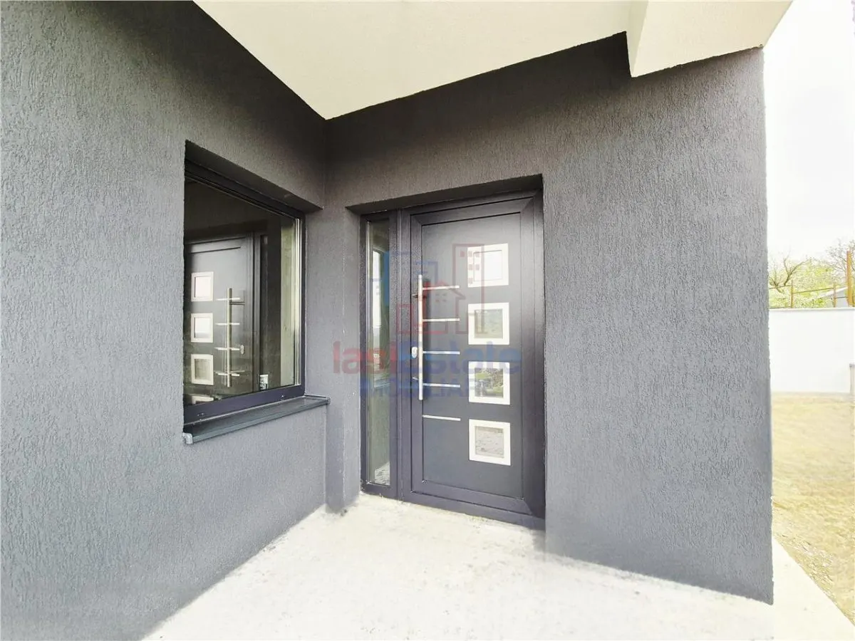 House for Sale with Outstanding Views in Tomești - foto 4