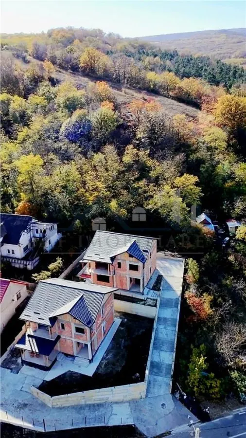 House for Sale with Outstanding Views in Tomești - foto 10