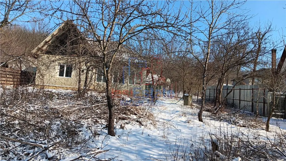Village Cercu, Barnova: Terrain de 3,000 m² avec Constructions Anciennes - foto 2