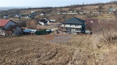 Village Cercu, Barnova: Terrain de 3,000 m² avec Constructions Anciennes - foto 13