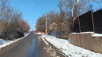 Village Cercu, Barnova: Terrain de 3,000 m² avec Constructions Anciennes - foto 4
