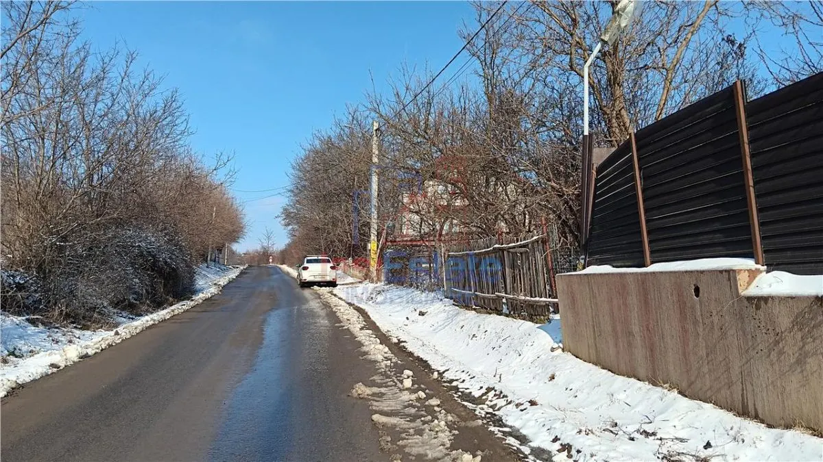 Village Cercu, Barnova: Terrain de 3,000 m² avec Constructions Anciennes - foto 4