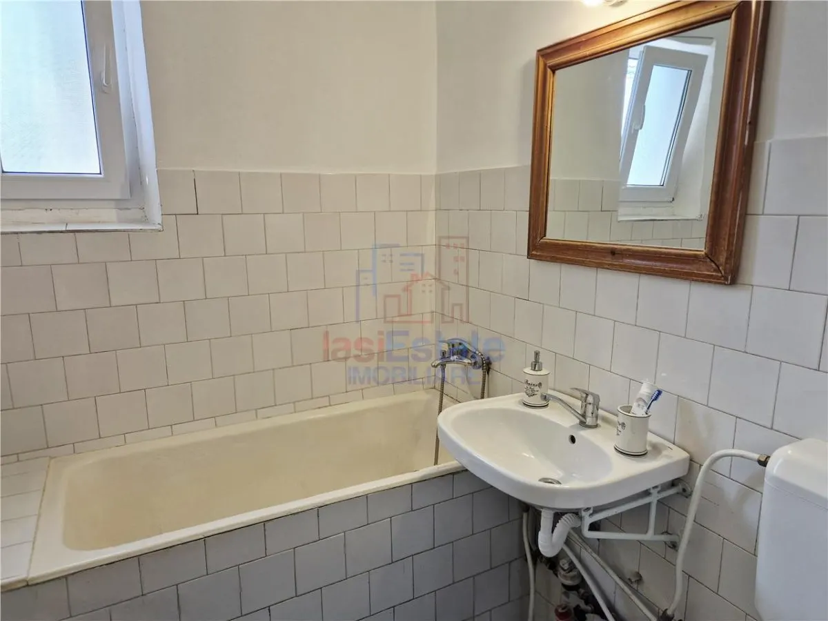 Appartement Lumineux de 3 Pièces avec Vue Remarquable à Tătărași - foto 14