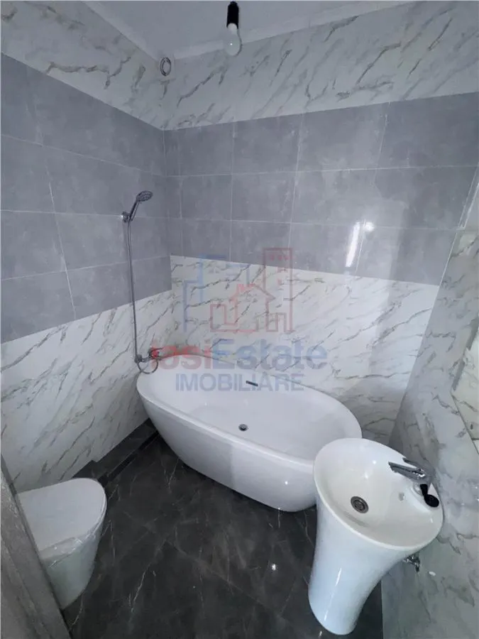 Maison d'Exception 4 Chambres avec 2 Salles de Bain, Cave et Terrasse à Valea Adanca - foto 8