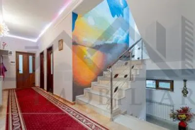 Vand - Schimb Vila Lux D+P+M SU= 200mp Teren 426mp Tatarasi str Stejar, cu ap 3cd zona centrala plus diferenta - Iasi