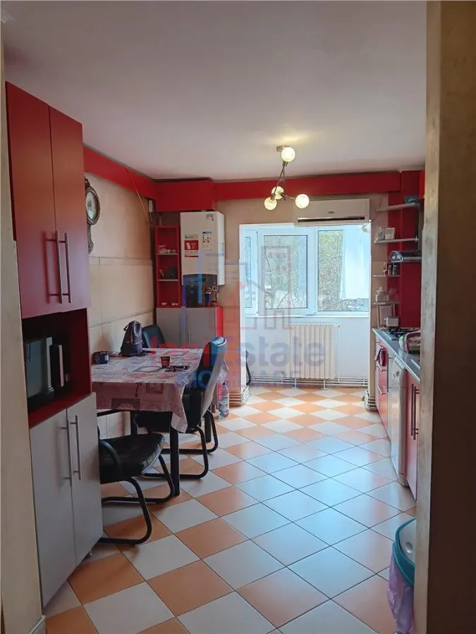 Appartement 3 Pièces, Premier Étage – 81 m², Boulevard Poitiers - foto 2