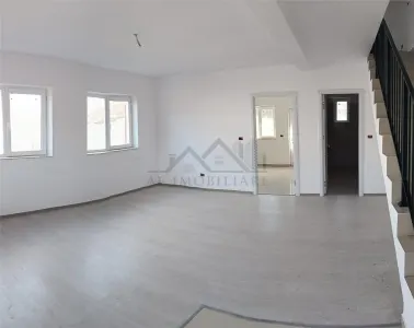 Mutare imediata! LIBERA - LA CHEIE Visani vila P+1 duplex la str. Principala - Iasi
