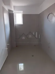 即时入住 | 钥匙交付 | 维萨尼 P+1 双层别墅，主街道位置 - foto 7