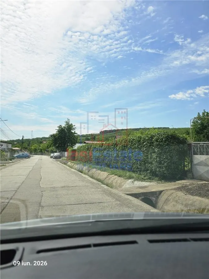 Terrain à Bâtir 800 m² Accès Asphalté et Toutes les Utilités – Rediu, Iași - foto 1