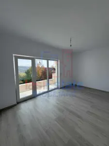 Villa Exceptionnelle à Valea Lupului, 160 m² Utiles - foto 2