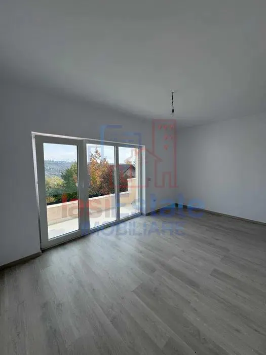 Villa Exceptionnelle à Valea Lupului, 160 m² Utiles - foto 2