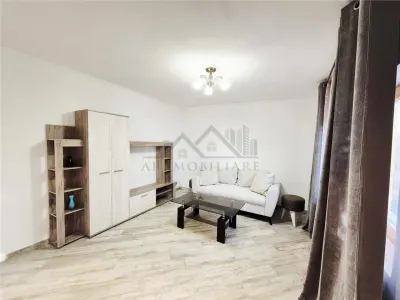 Casa de Cuatro Dormitorios en Venta en Tatarasi, Iasi - foto 2