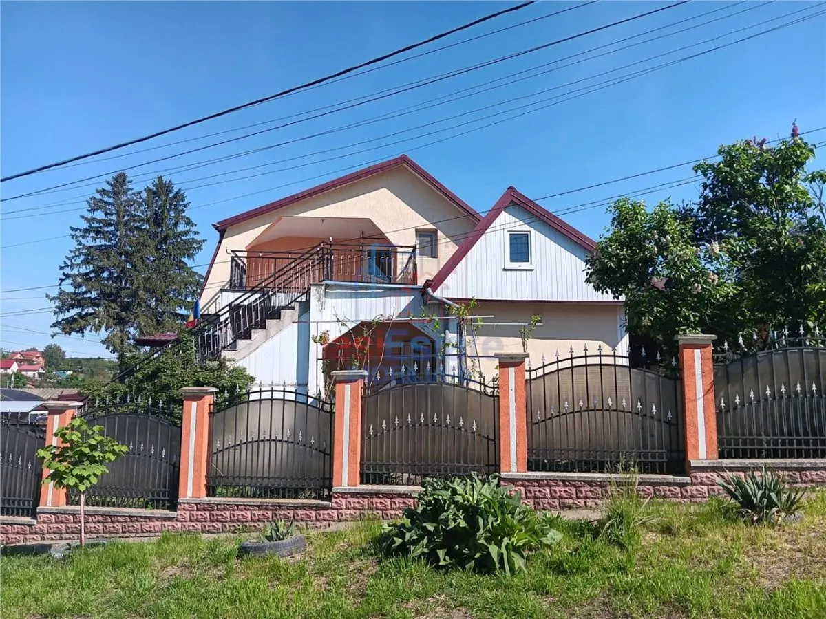 Villa Carlig D+P+M, 354sqm, Terrain 761sqm, 6km de Podu De Fier - foto 3