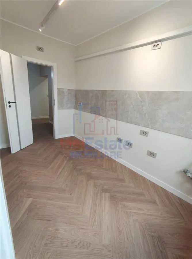 Oferta Rara - Copou - Parc - Apartament 4 camere cu garaj si boxa - foto 6