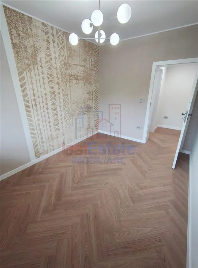 Oferta Rara - Copou - Parc - Apartament 4 camere cu garaj si boxa - foto 8