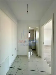Appartement 1 Chambre, Hlincea, 40 m² avec Parking - foto 8