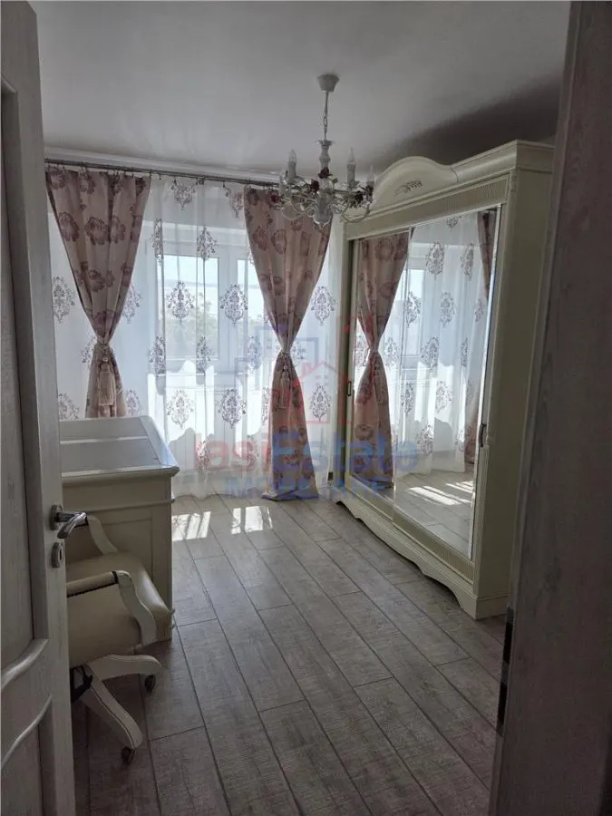 Appartement Trois Chambres, Quartier Nicolina, Iași - foto 4