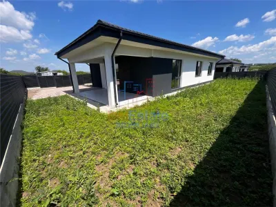 Maison 4 Chambres, 2 Salles de Bain à Vorovesti - Vorovesti
