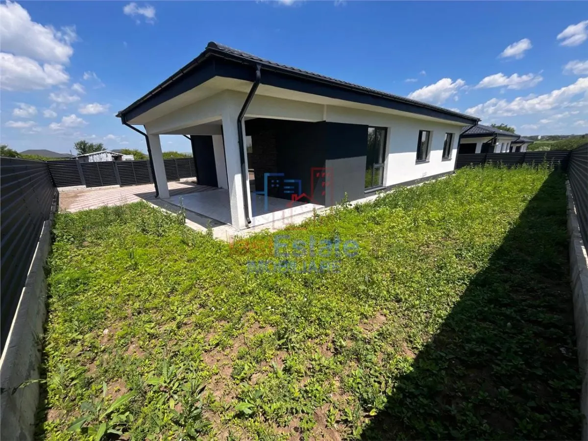 Maison 4 Chambres, 2 Salles de Bain à Vorovesti - foto 1