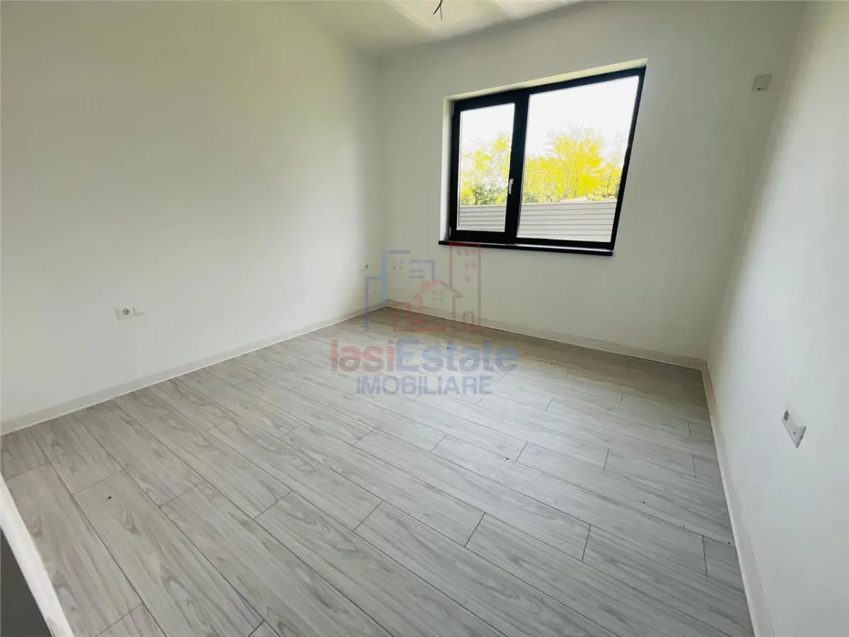 Maison 4 Chambres, 2 Salles de Bain à Vorovesti - foto 11