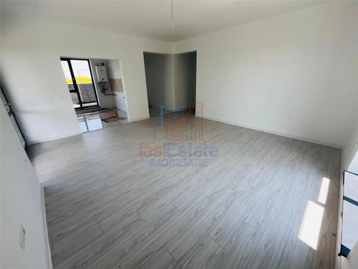 Maison 4 Chambres, 2 Salles de Bain à Vorovesti - foto 4