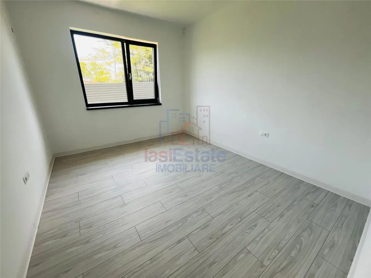 Maison 4 Chambres, 2 Salles de Bain à Vorovesti - foto 5