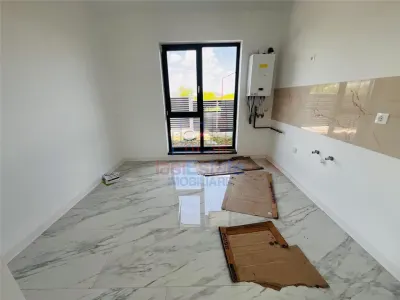 Maison 4 Chambres, 2 Salles de Bain à Vorovesti - foto 6