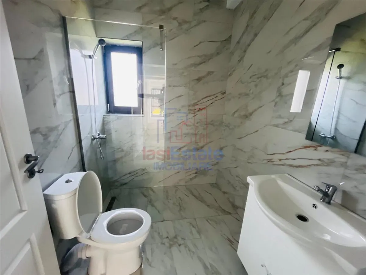 Maison 4 Chambres, 2 Salles de Bain à Vorovesti - foto 8