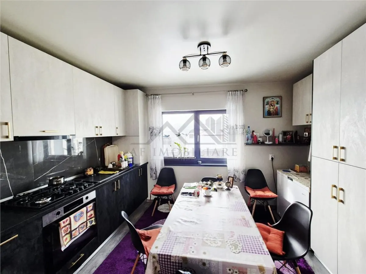 Maison Individuelle, Entièrement Meublée avec Garage - foto 8