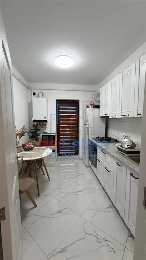 Appartement 2 Pièces Avec Distribution Dégagée et Stationnement - foto 1