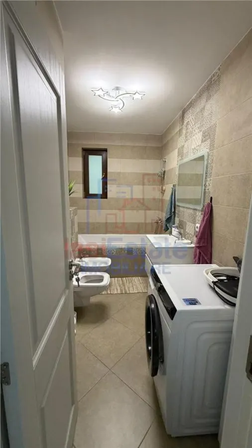 Appartement 2 Pièces Avec Distribution Dégagée et Stationnement - foto 5