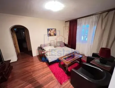 Apartamento de 3 Dormitorios, Podu Ros - Iasi