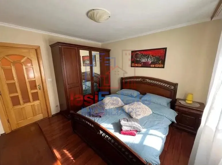 Apartamento de 3 Dormitorios, Podu Ros - foto 2