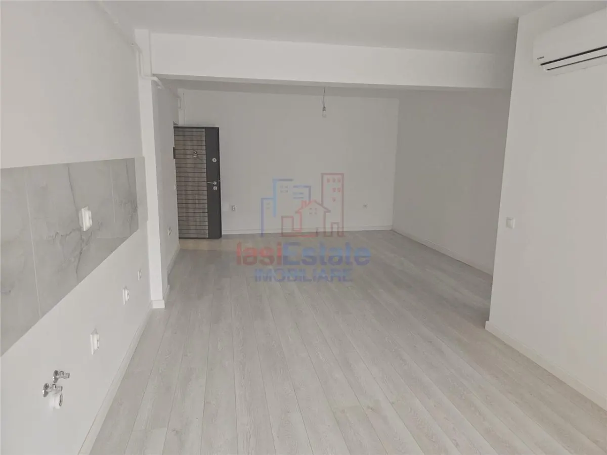 Apartment with 2 bedrooms for sale 55 sqm in Valea Lupului - foto 3