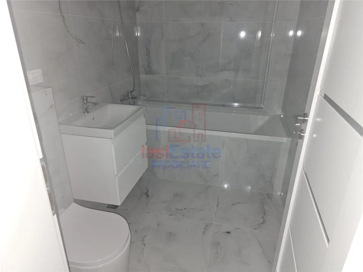 Apartment with 2 bedrooms for sale 55 sqm in Valea Lupului - foto 4