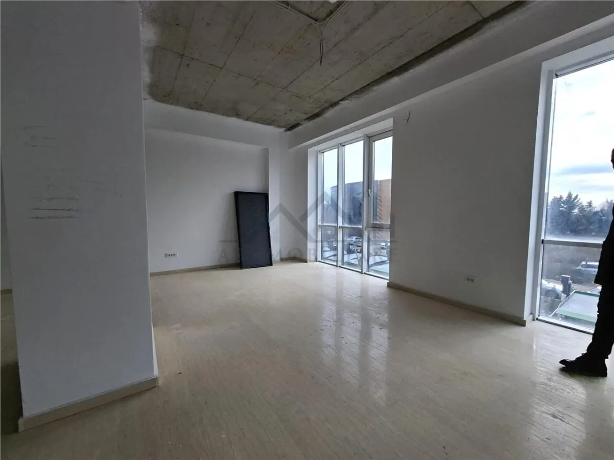Location - Copou - Espace Commercial 108 m² Azimut - foto 14