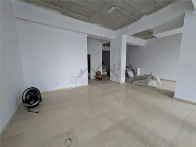 Location - Copou - Espace Commercial 108 m² Azimut - foto 7