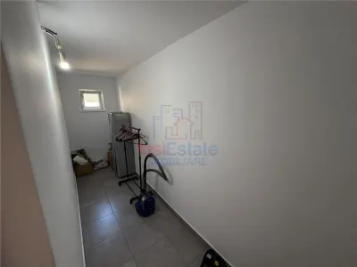 Maison 3 Chambres avec Terrain à Miroslava, Notariat Iulia Pădurarului - foto 9