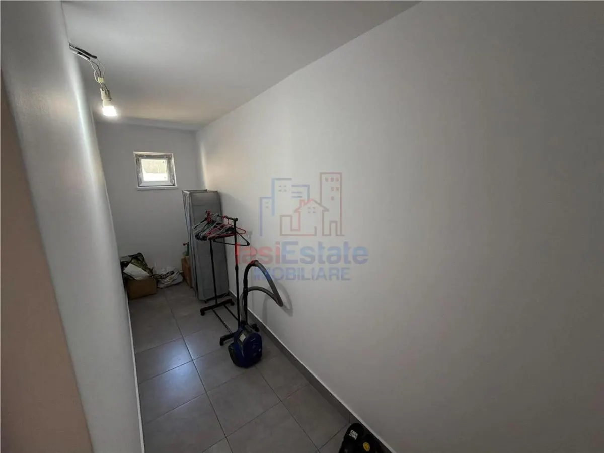 Maison 3 Chambres avec Terrain à Miroslava, Notariat Iulia Pădurarului - foto 9