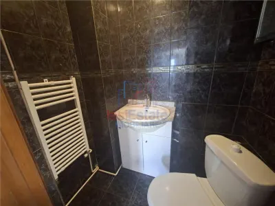 Appartement 3 Pièces, Centre - Près de l'Hôpital Sfântul Spiridon - foto 9