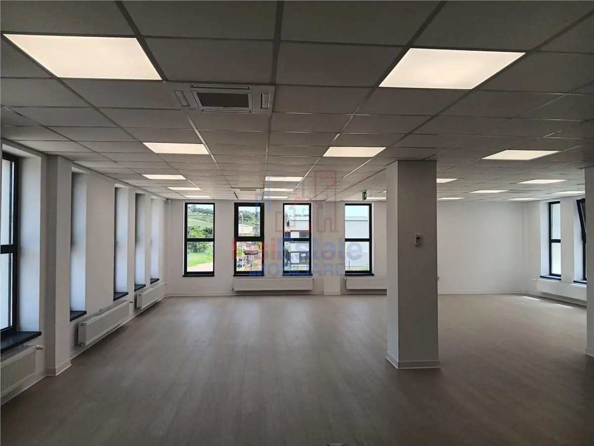 Oficina 108 m² con Terreno 866 m², Dos Accesos, Frente a Metro - foto 1