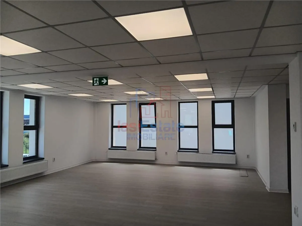 Oficina 108 m² con Terreno 866 m², Dos Accesos, Frente a Metro - foto 3