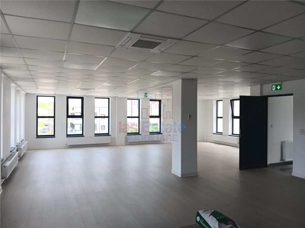 Oficina 108 m² con Terreno 866 m², Dos Accesos, Frente a Metro - foto 5