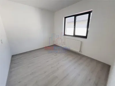 无佣金 - 米罗斯拉瓦区4卧2卫家具齐全住宅 - foto 6