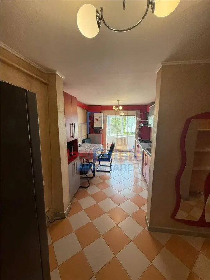 Appartement Trois Pièces avec Distribution Séparée, Secteur Frumoasa - foto 4